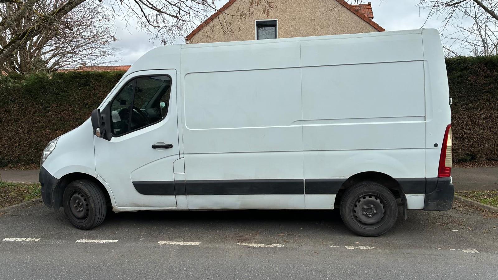 Renault MASTER III 2017 à Mandres-les-Roses