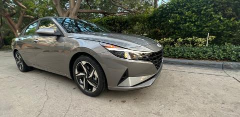 Hyundai Elantra 2023