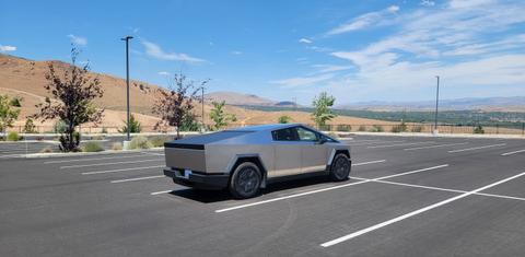 Tesla Cybertruck 2025