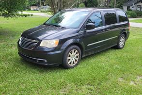 Chrysler Town & Country car