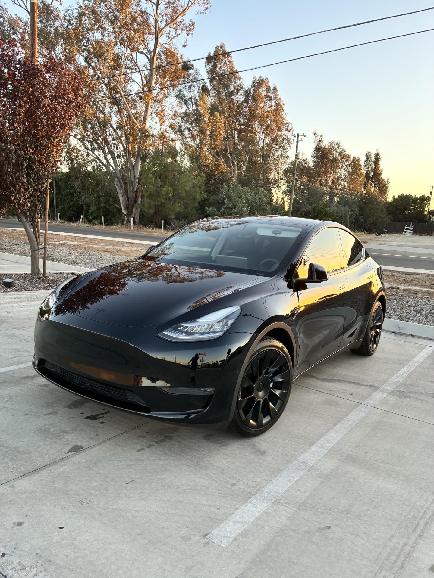 Tesla Model Y 2021 in Madera, CA