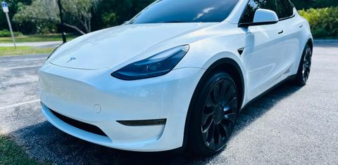 Tesla Model Y 2025