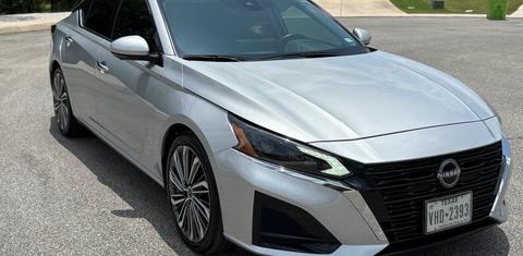 Nissan Altima 2023