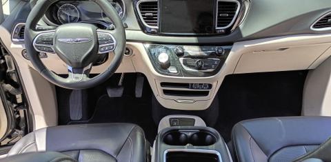 Chrysler Pacifica 2023