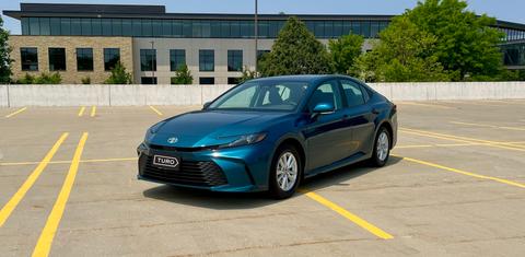 Toyota Camry Hybrid 2025
