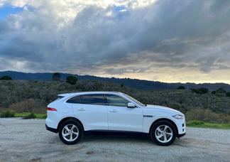 Jaguar F-Pace car