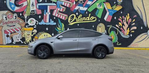 Tesla Model Y 2026