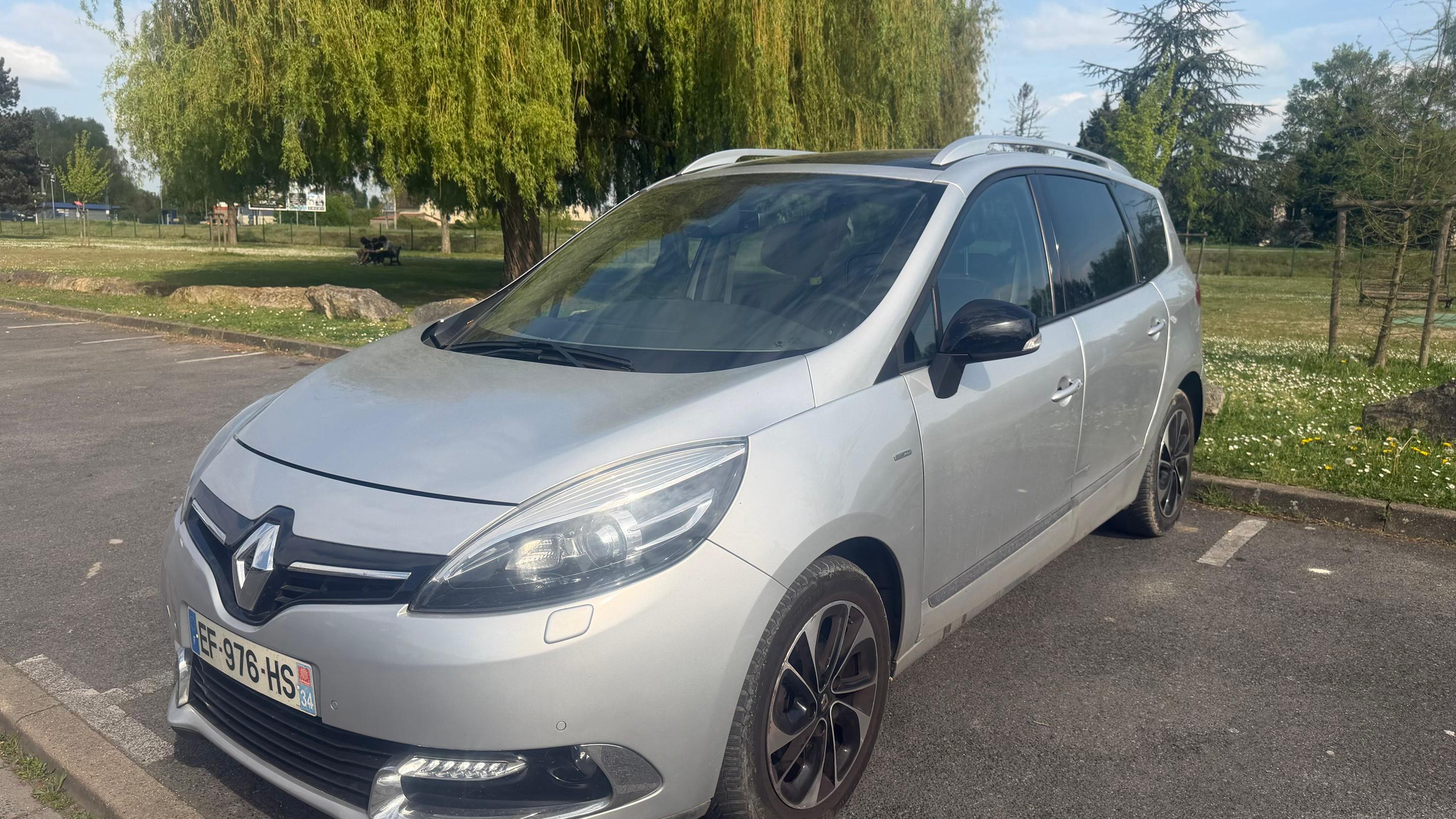 Renault GRAND SCENIC III 2016 in Montataire