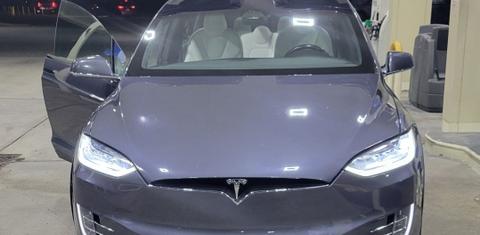 Tesla Model X 2020