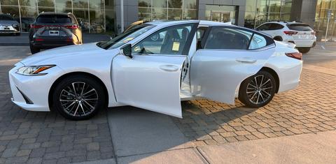 Lexus ES 2024