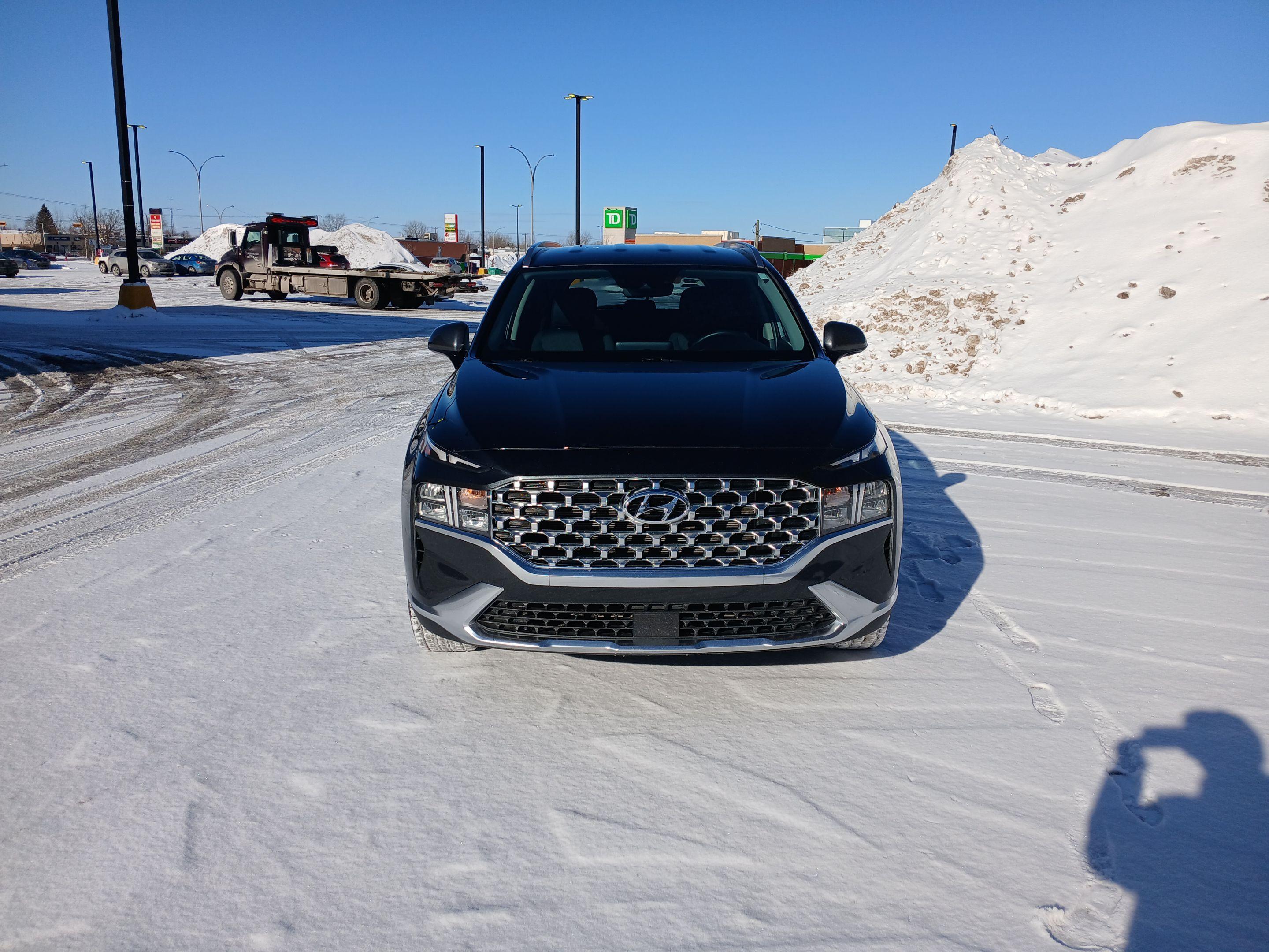 Hyundai Santa Fe 2023 in Laval, QC