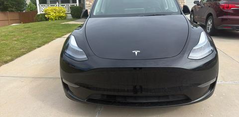 Tesla Model Y 2024