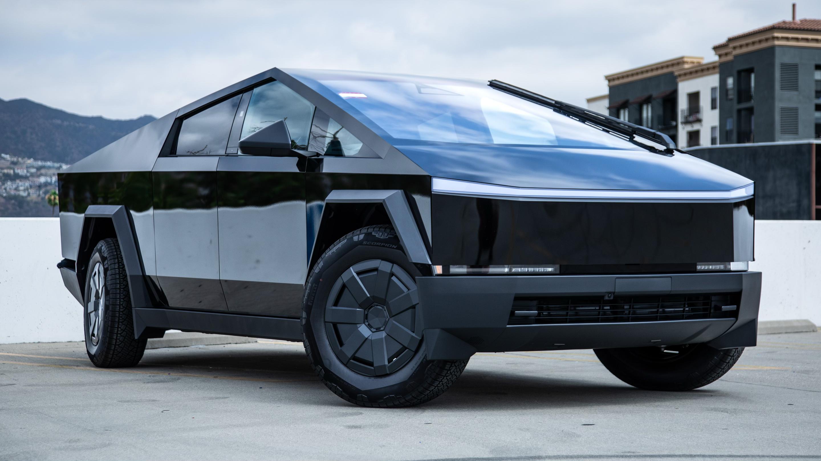 Tesla Cybertruck 2025 in Burbank, CA