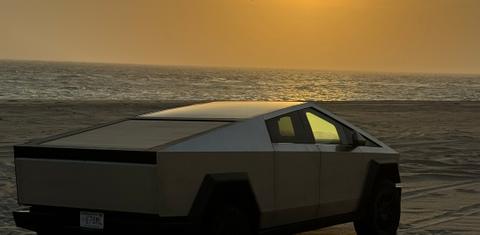 Tesla Cybertruck 2025