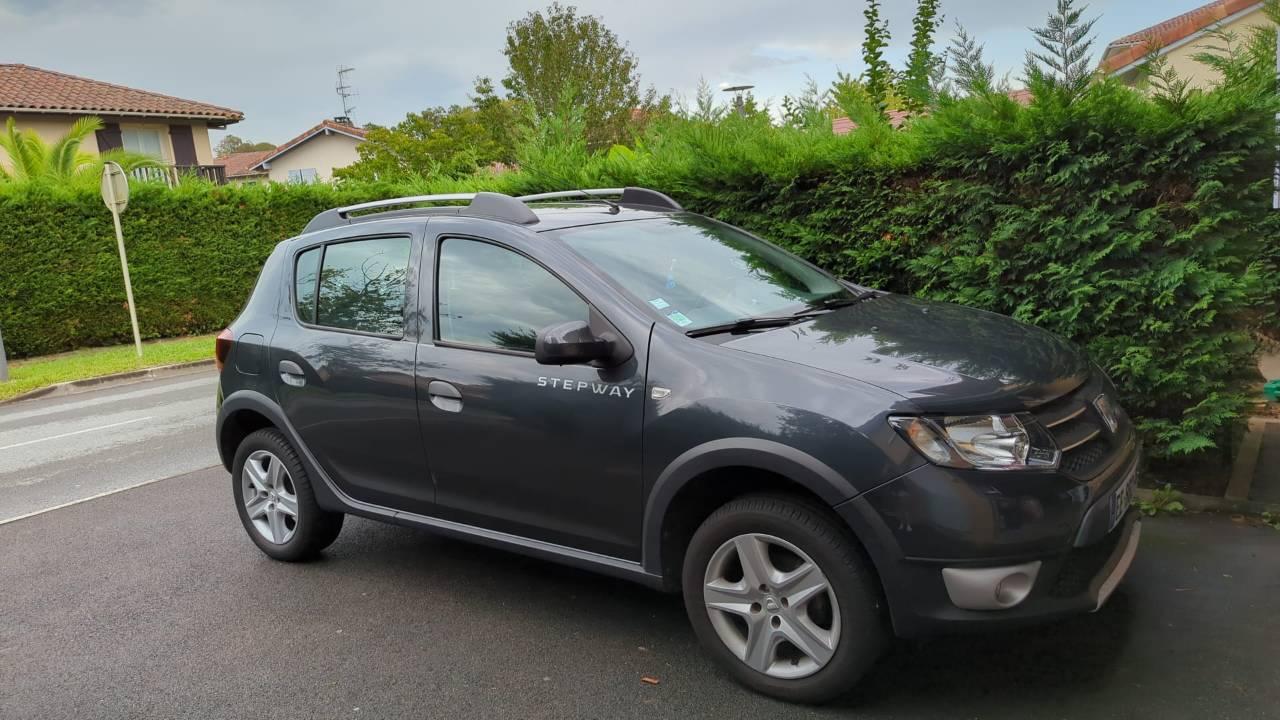 Dacia SANDERO 2016 à Saint-Martin-de-Seignanx