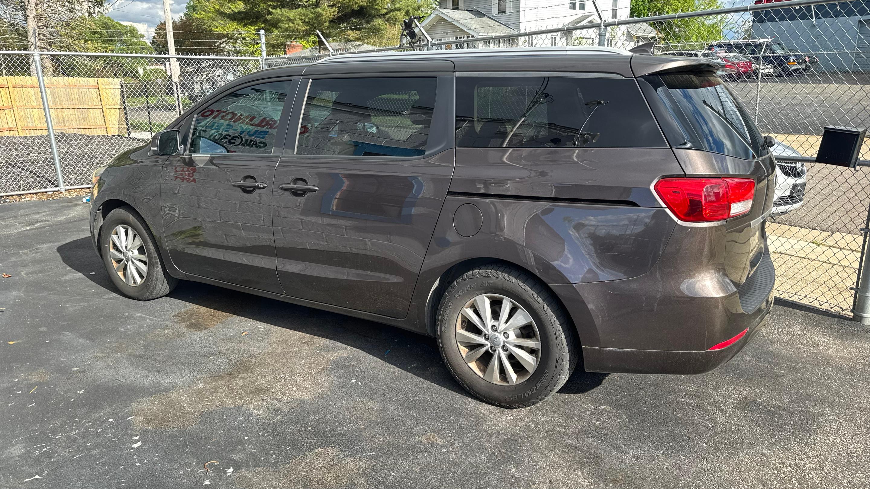 Kia Sedona 2016 in Cuyahoga Falls, OH