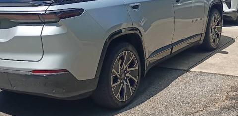 Jeep Wagoneer S 2025