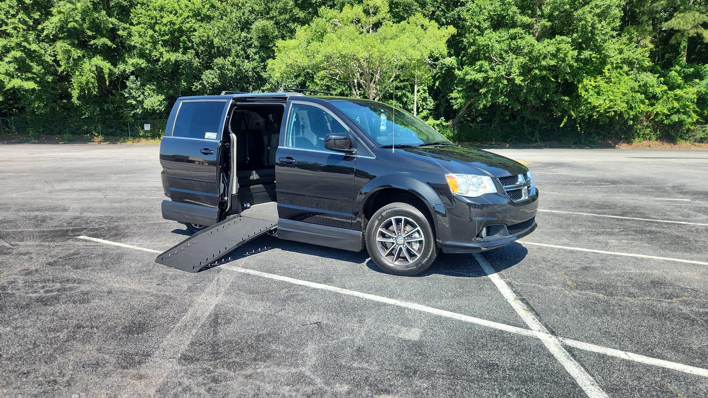 Dodge Grand Caravan 2017 in Decatur, GA