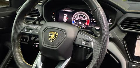 Lamborghini Urus 2021