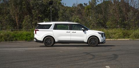 Kia CARNIVAL 2024