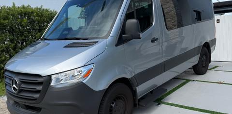 Mercedes-Benz Sprinter 2025