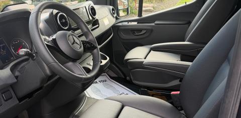 Mercedes-Benz Sprinter 2025