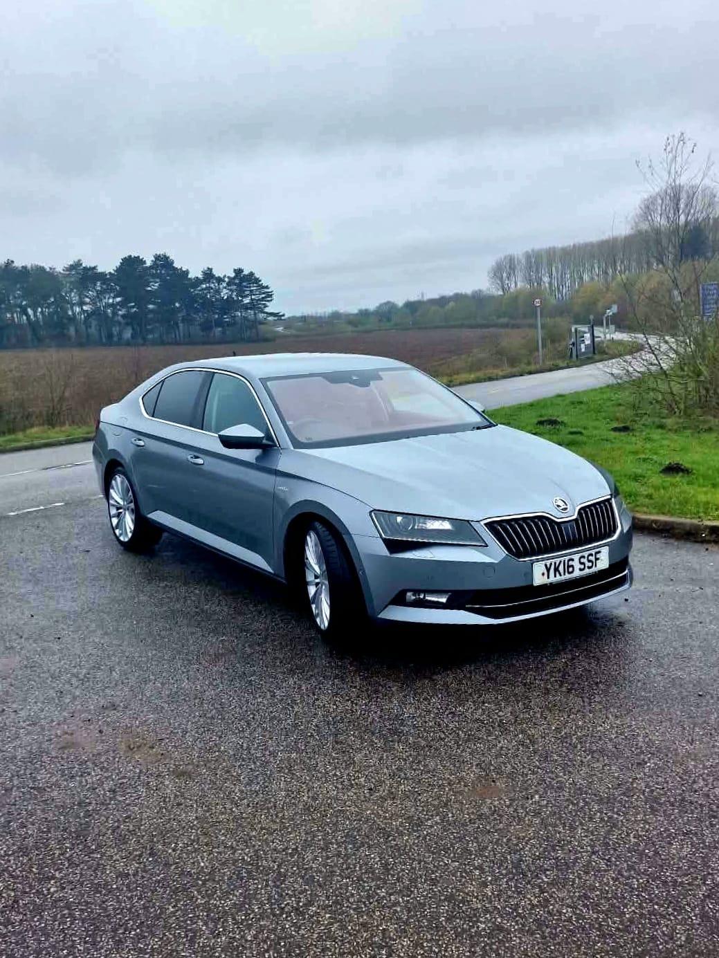 Skoda Superb 2016 in New Ollerton