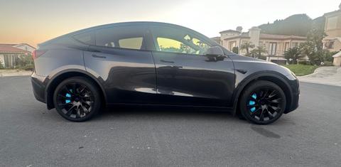 Tesla Model Y 2024