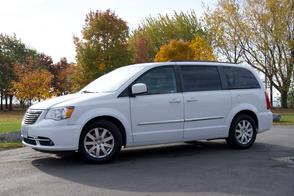Chrysler Town & Country car