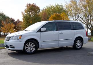 Chrysler Town & Country car