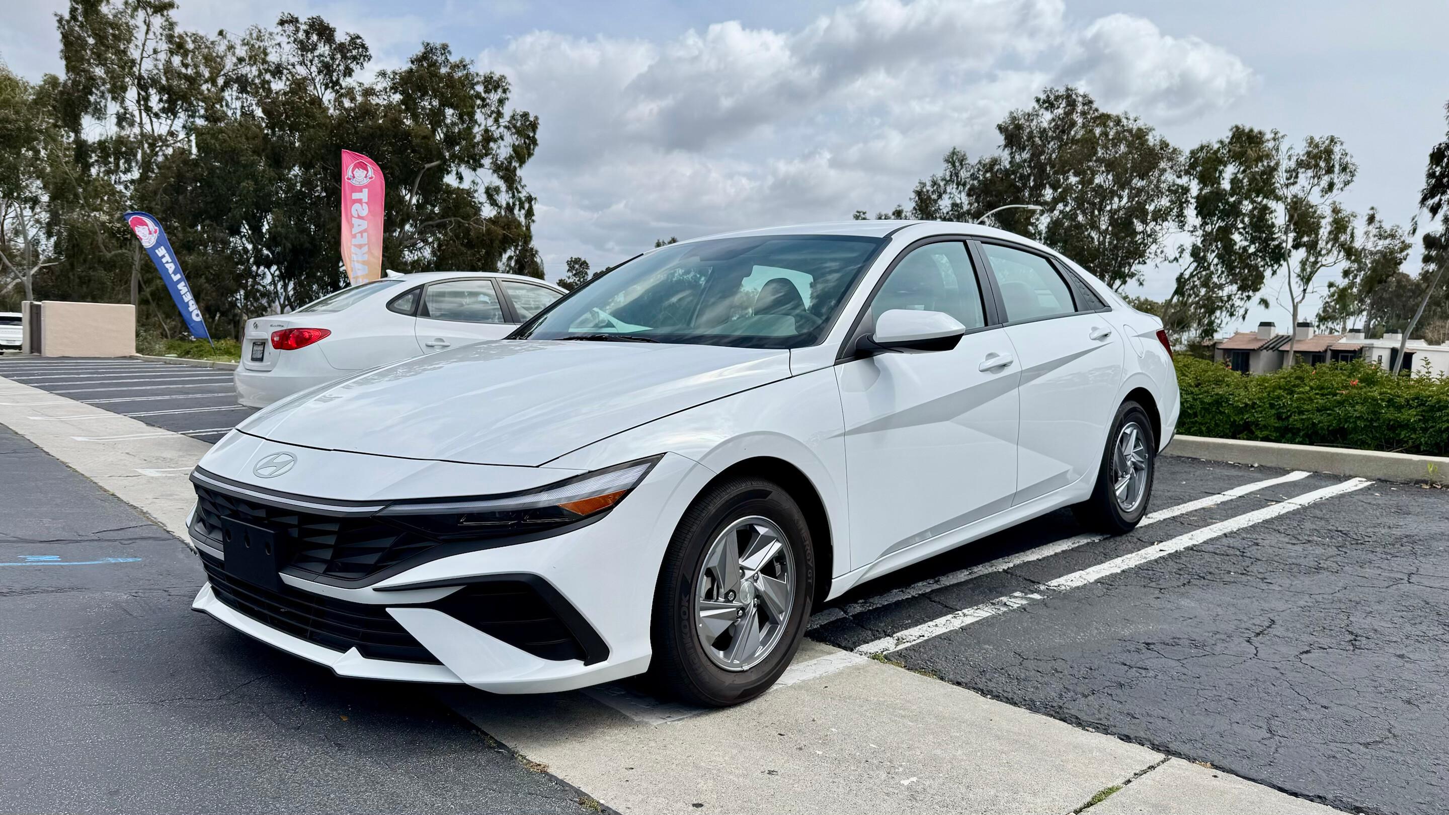 Hyundai Elantra 2024 in 