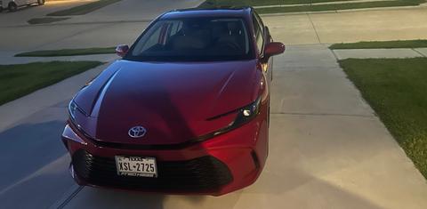 Toyota Camry Hybrid 2025