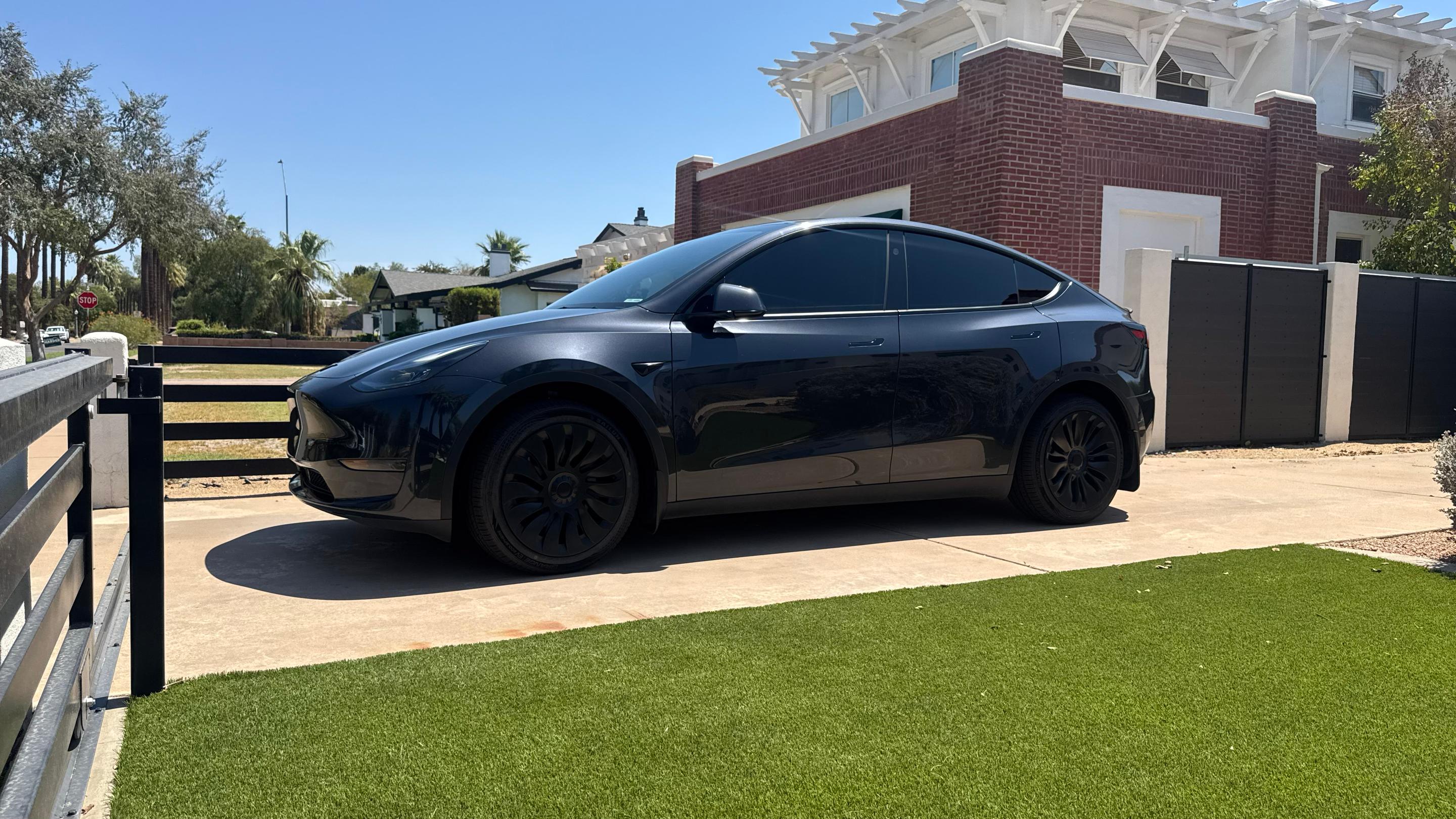 Tesla Model Y 2024 in Phoenix, AZ