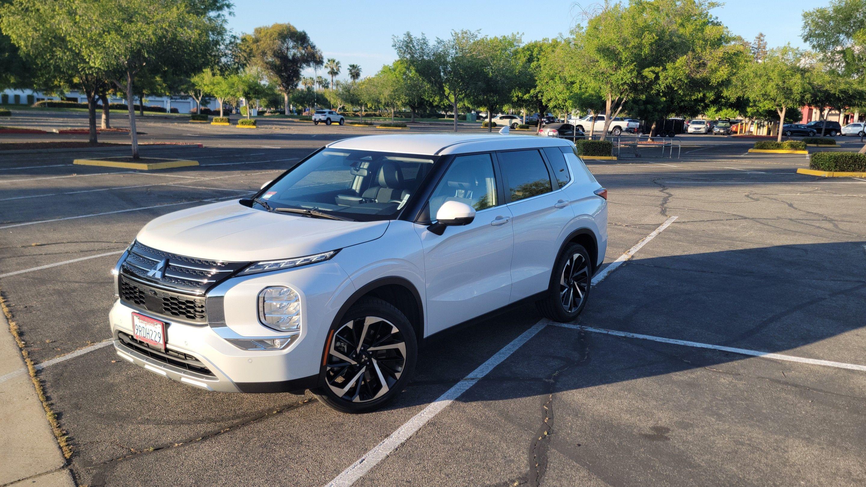 Mitsubishi Outlander 2023 in Sanger, CA