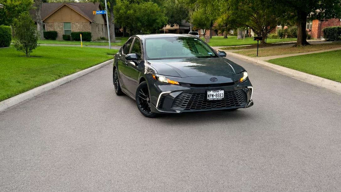 Toyota Camry Hybrid 2026 in Lewisville, TX