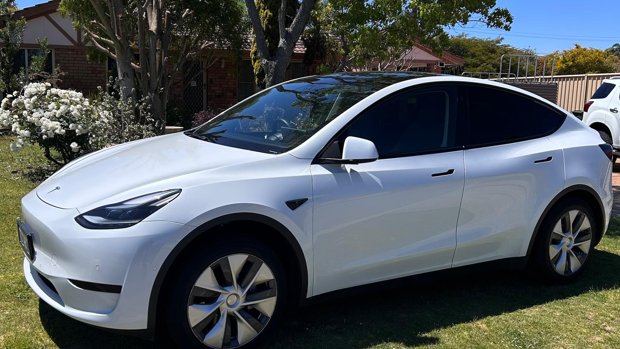 Tesla MODEL Y 2023 in Perth Airport