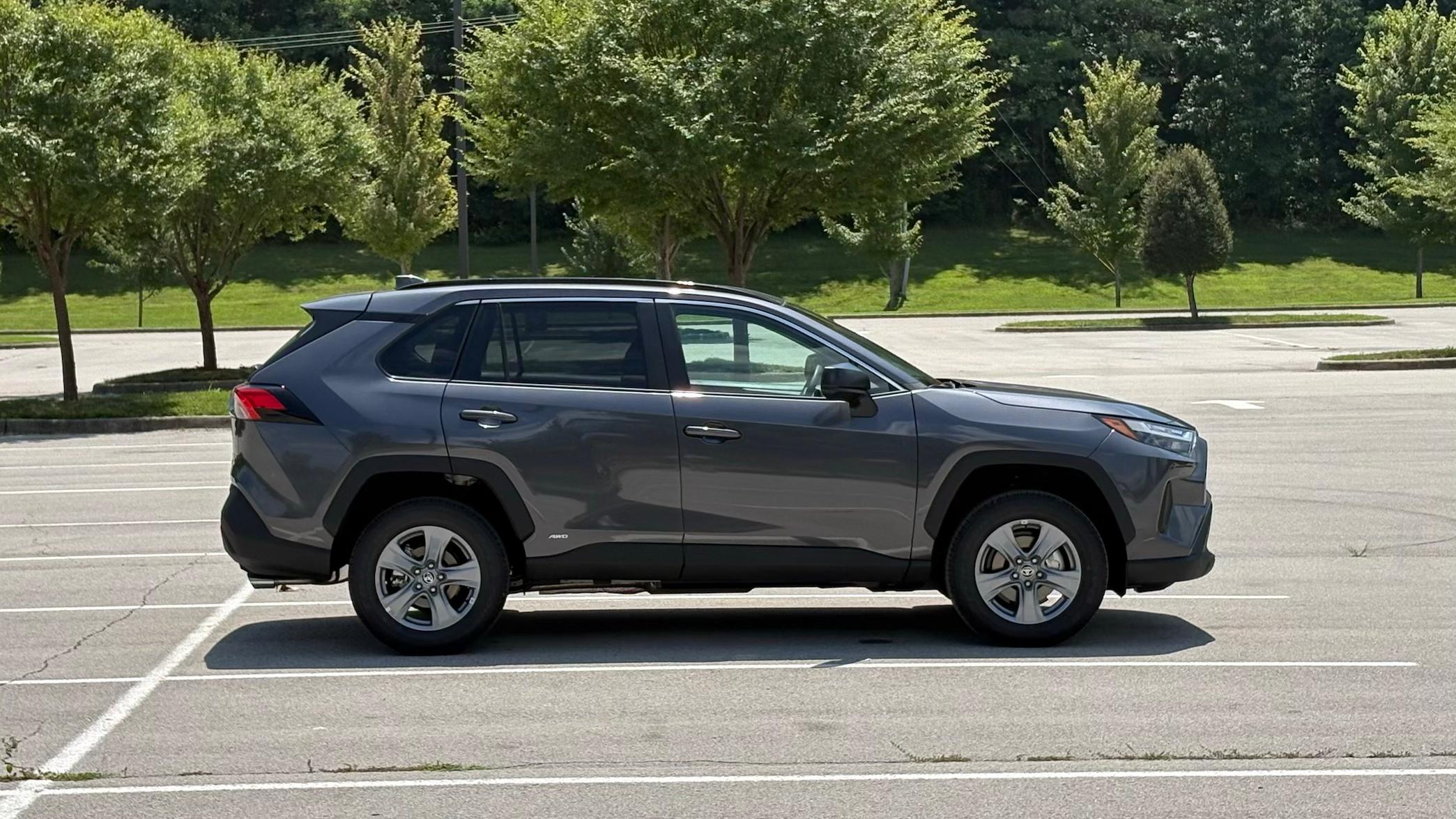 Toyota RAV4 Hybrid 2025 in Louisville, KY