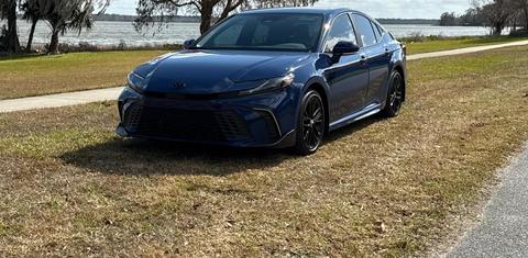 Toyota Camry Hybrid 2026