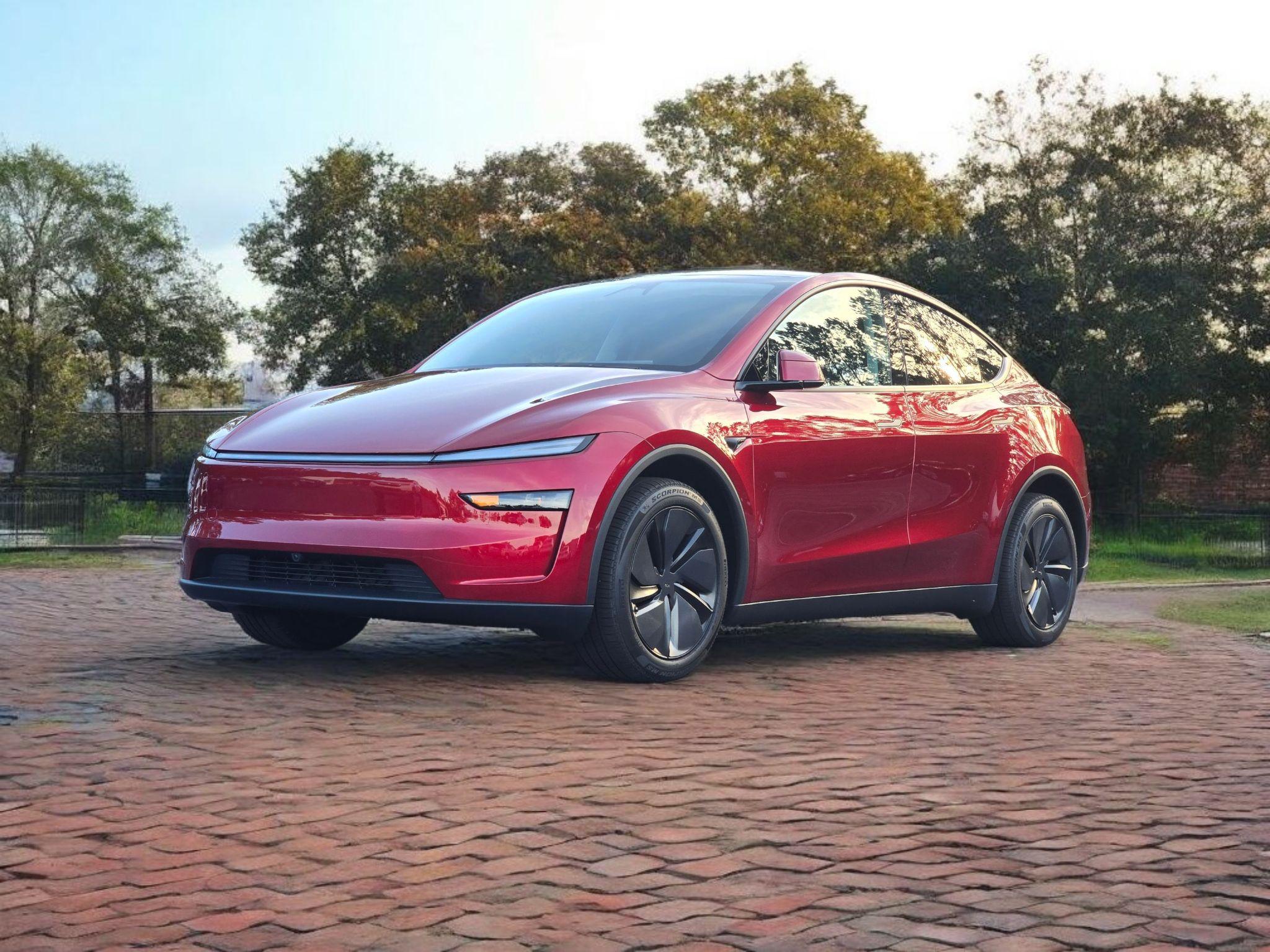 Tesla Model Y 2026 in Savannah, GA