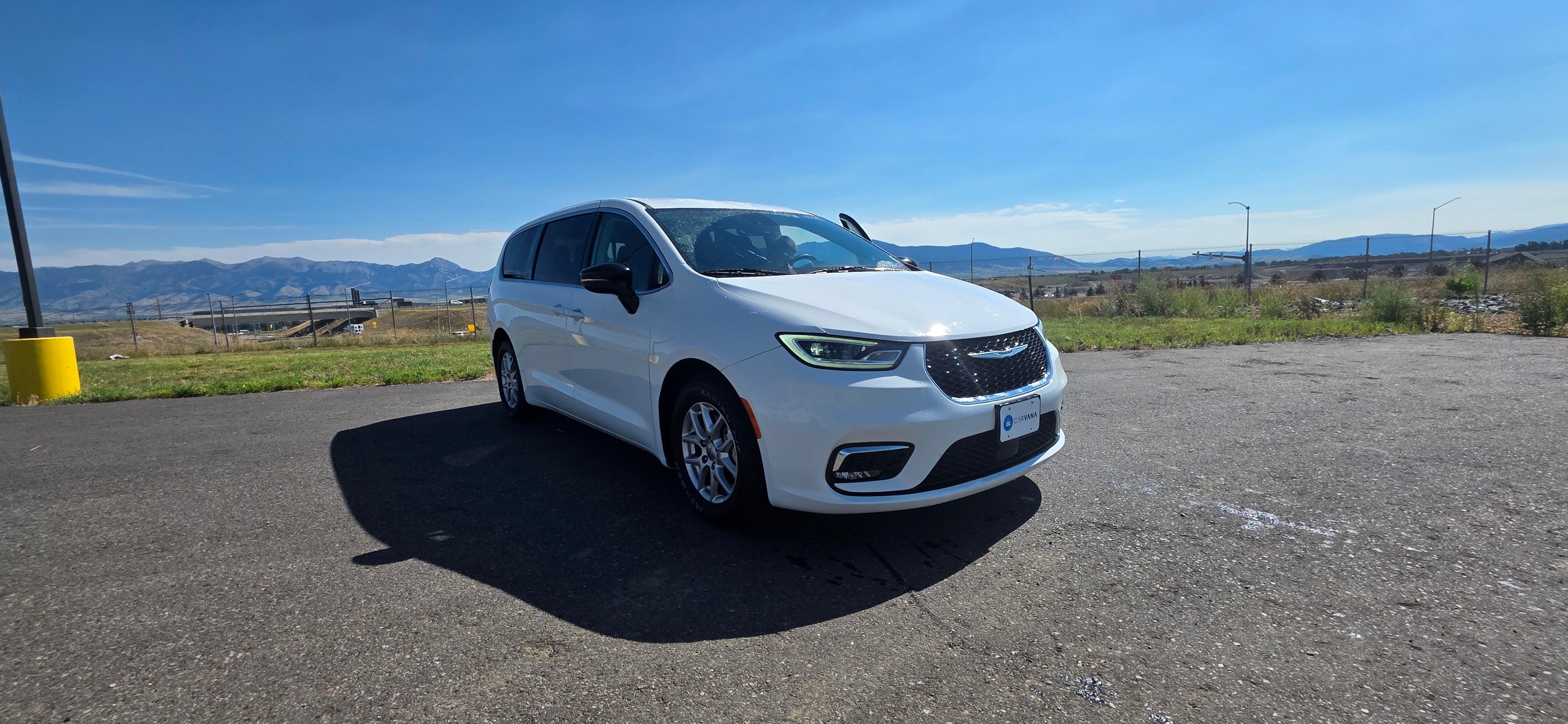 Chrysler Pacifica 2024 in Belgrade, MT