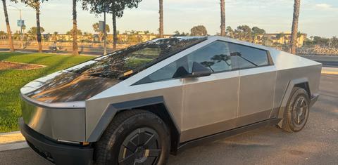 Tesla Cybertruck 2025