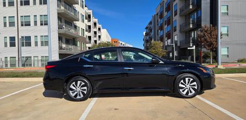 Nissan Altima 2025