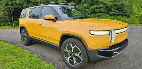 Rivian R1S 2023
