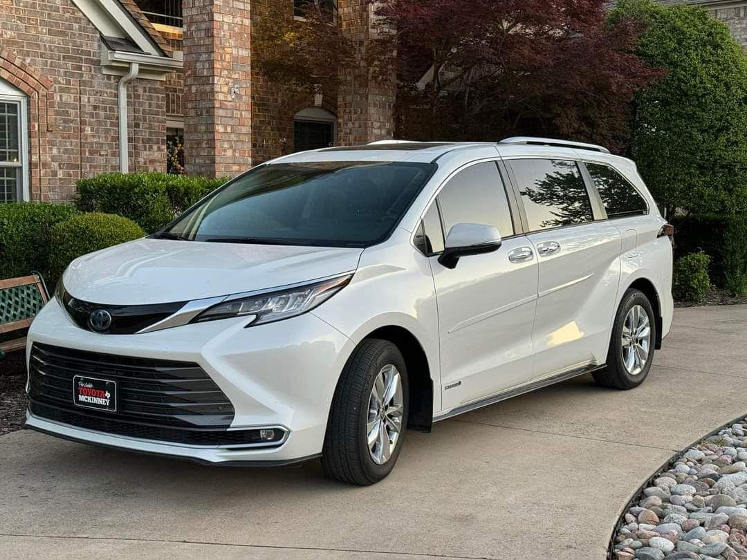 Toyota Sienna 2022 in Englewood, NJ