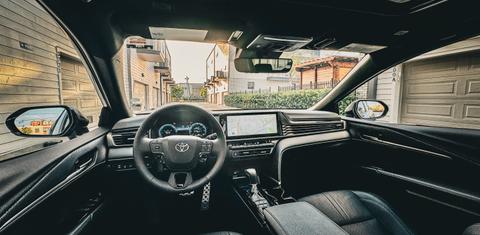 Toyota Camry Hybrid 2025