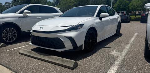 Toyota Camry Hybrid 2025
