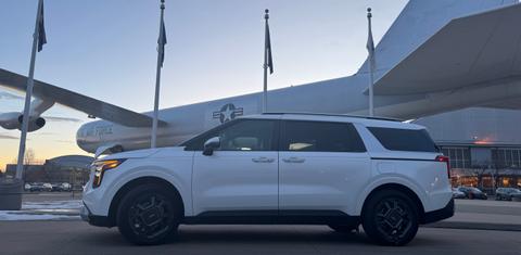 Kia Carnival Hybrid 2025