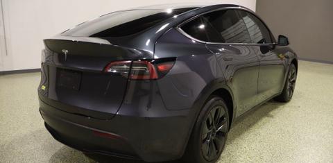 Tesla Model Y 2025