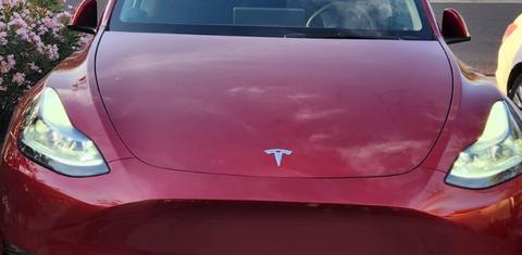 Tesla Model Y 2025