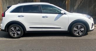 Kia Niro 2019 — SUV rental alternative in London